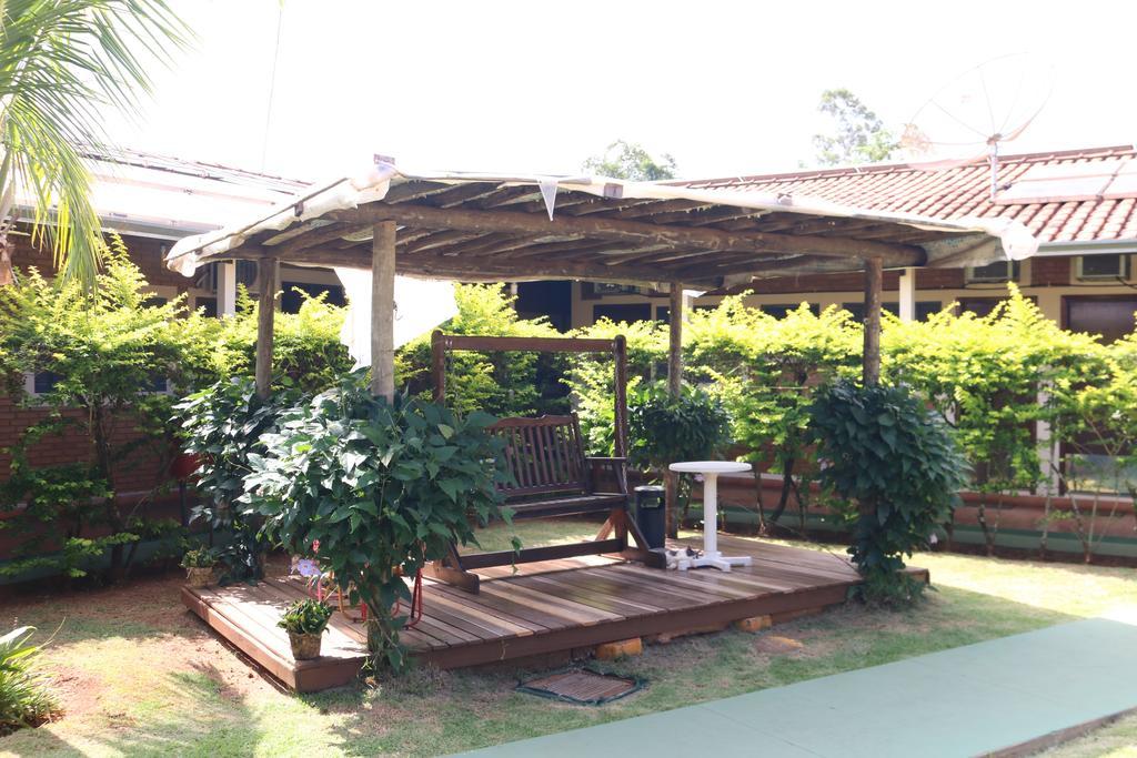Hotel Pousada Vale Do Sol Em Pompeia Экстерьер фото